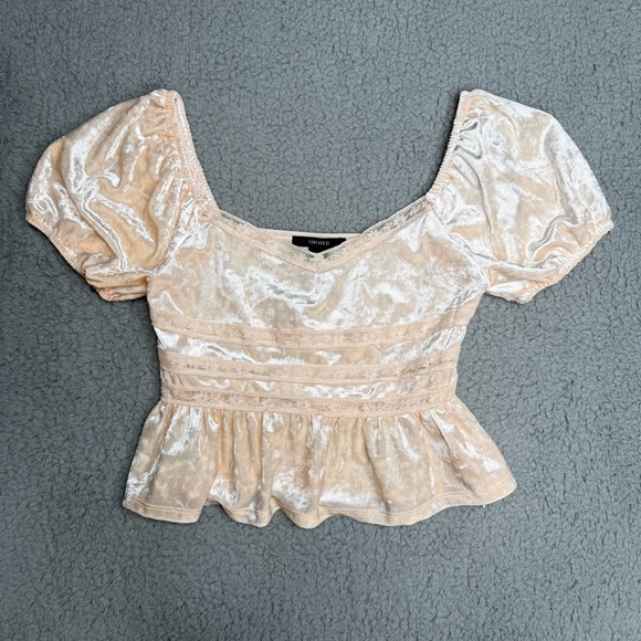 Forever 21 Tops - Forever 21 cream velvet peplum top puff sleeve romantic coquette blouse size M